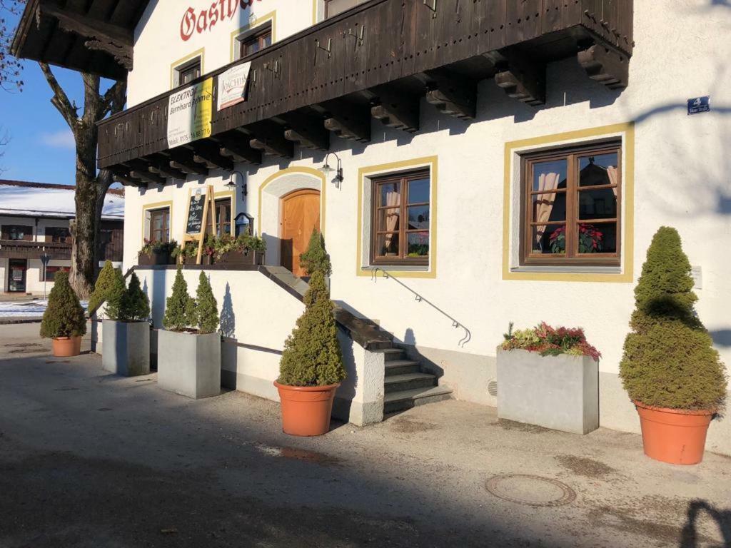 Готель Landgasthaus Zum Altwirt Reichersbeuern Екстер'єр фото